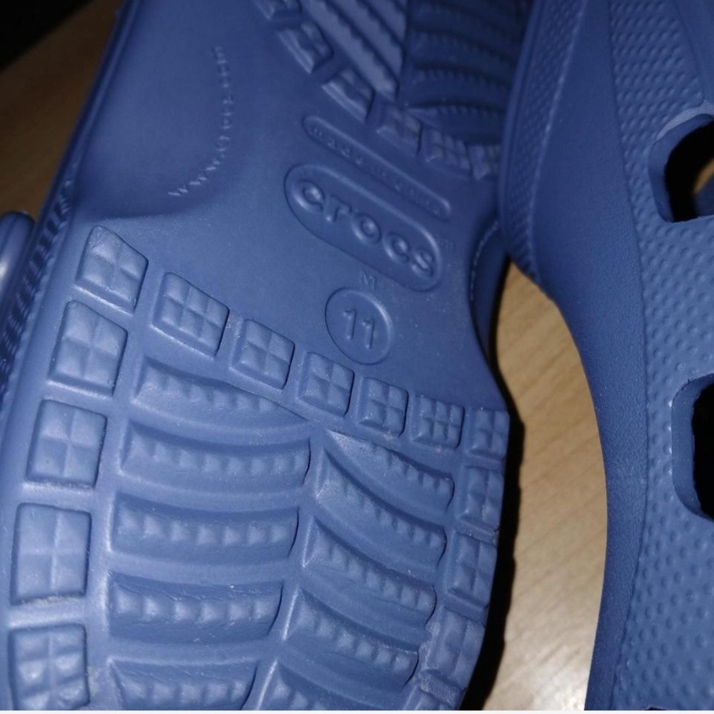 Crocs - Picture 2 of 4